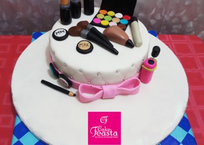 10 Amazing Makeup Cake Ideas