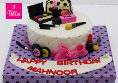 10 Amazing Makeup Cake Ideas