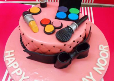 10 Amazing Makeup Cake Ideas