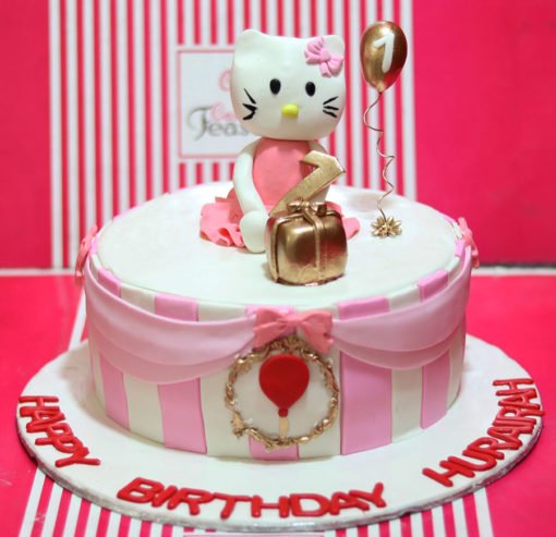 Hellow Kitty Birthday Cake
